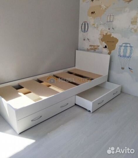 Кровать односпальная с яшиками