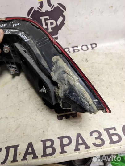 Фонарь задний наружный левый Mercedes-Benz E-Class