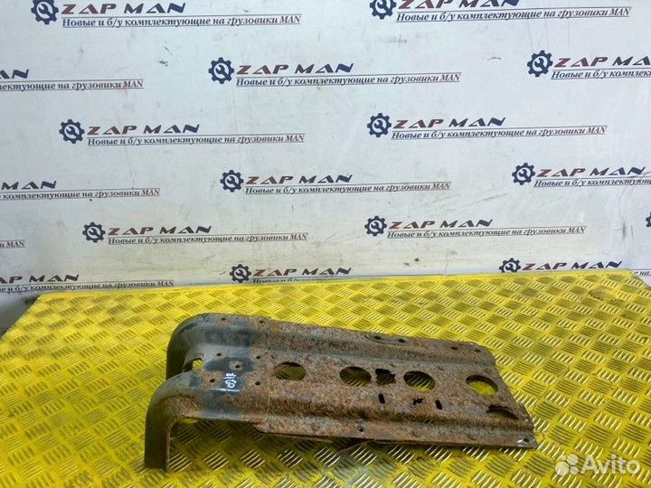 Кронштейн крыла правый Man Tga Tgs Tgx