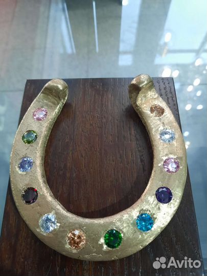 Подкова бронзовая с фианитами ручная работа