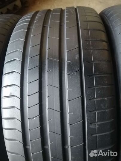 Pirelli P Zero PZ4 275/40 R21 и 315/35 R21