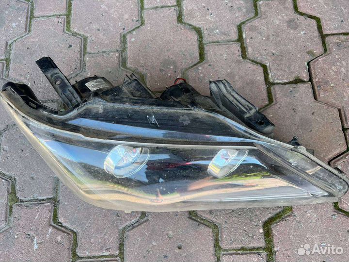Фары на toyota camry 50