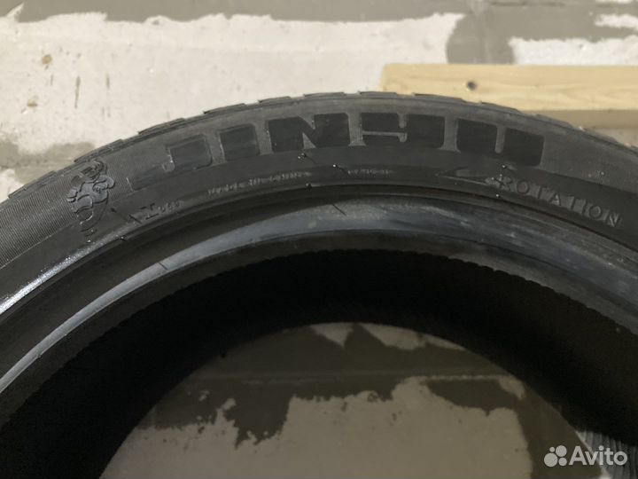 Jinyu YC01 235/45 R17