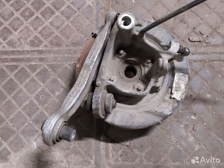 Кулак поворотный задний левый BMW E39 1995-2004