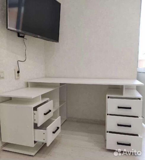 Новый письменный угловой стол 150*110 см