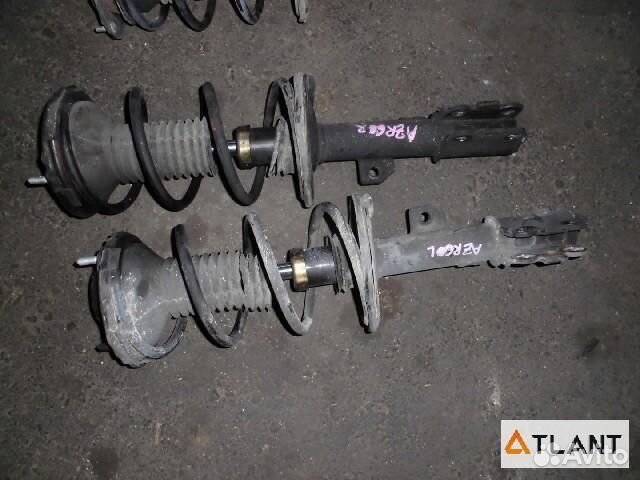 Стойка передняя правая toyota noah