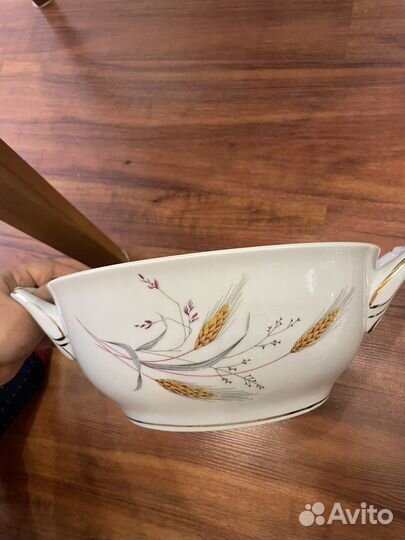 Фарфоровая супница