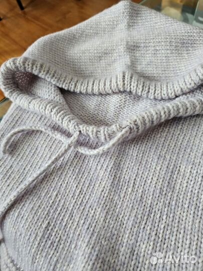 Капор женский вязаный