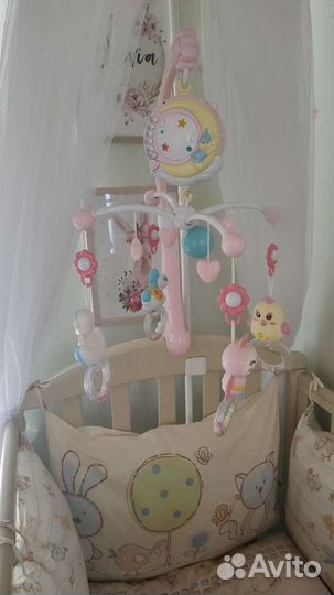 Игрушка на кроватку