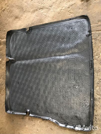Renault Duster коврик в багажник