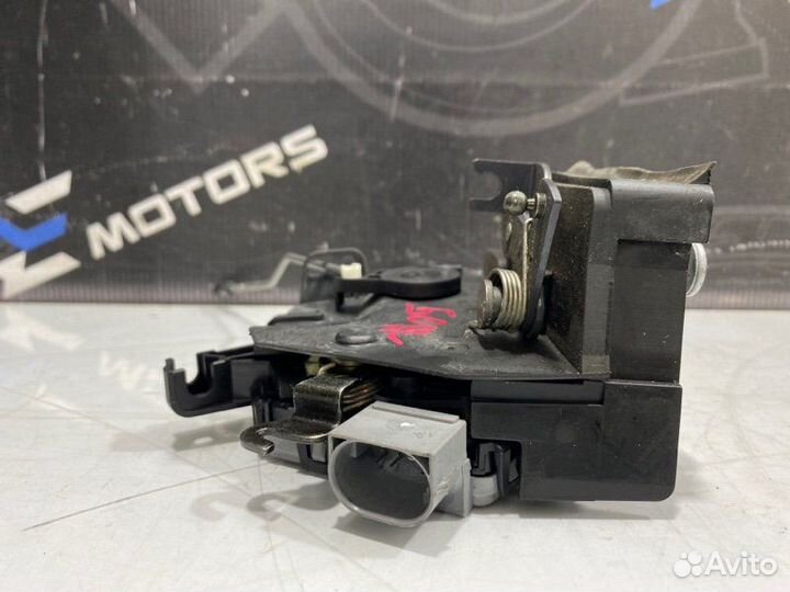 Замок двери задний левый Bmw X5 E53 M54B30 2004