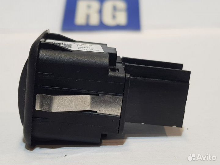 Кнопка многофункциональная Skoda Rapid 1.2 CBZ