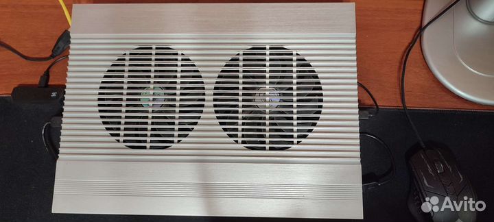 Охлаждающая подставка для ноутбука