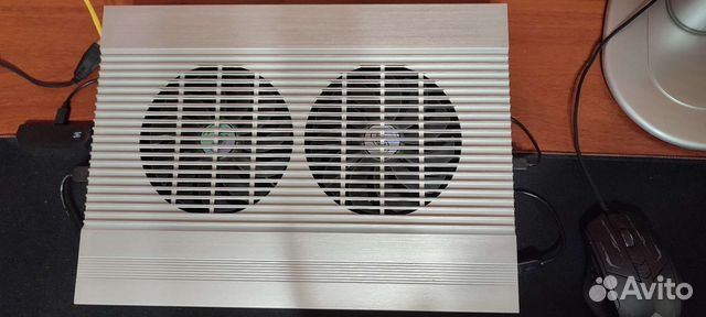 Охлаждающая подставка для ноутбука