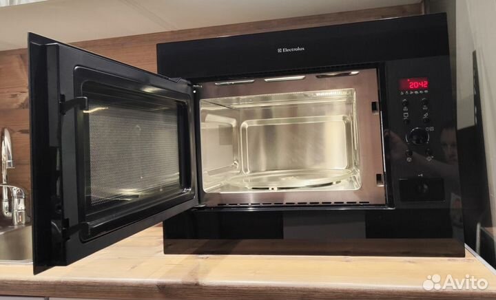 Микроволновая печь Electrolux