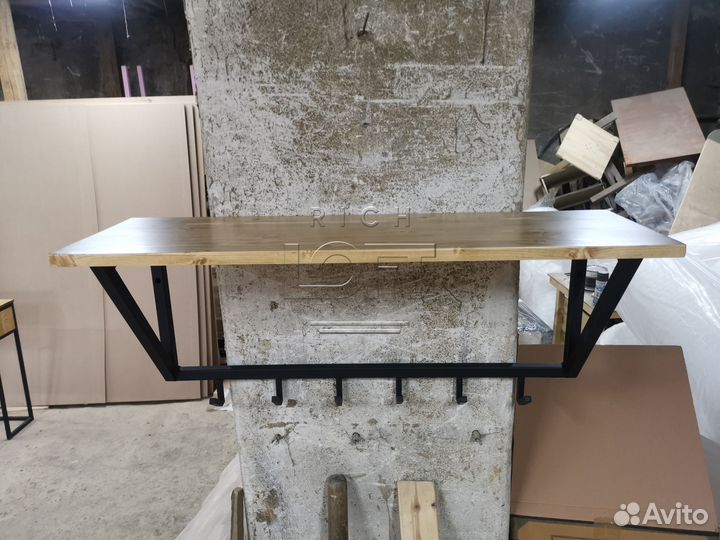 Вешалка настенная металлическая