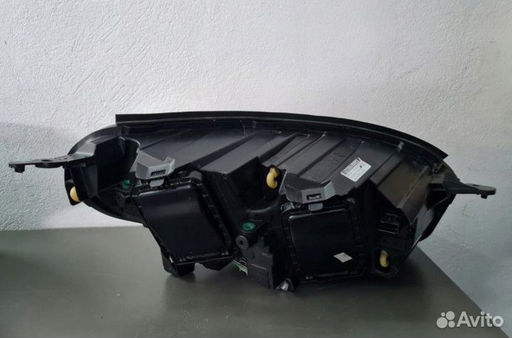 Peugeot Expert Traveller фара ксенон xenon