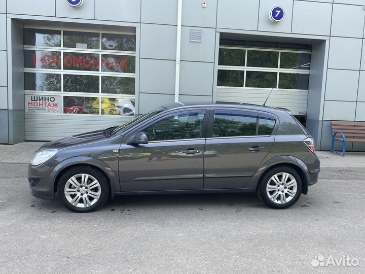 Opel Astra 1.8 МТ, 2013, 162 000 км