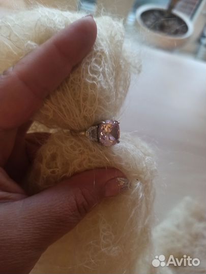 Шаль оренбургская пуховая кружевная размер 95х95