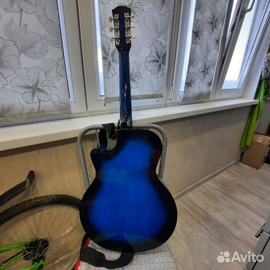 Акустическая гитара