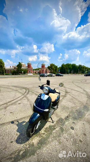 Скутер Minsk Vesna 125 + шлем, gps, цепь, чехол