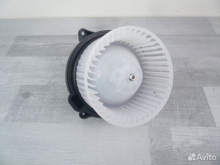 Мотор отопителя Хитачи zx470lc-5G