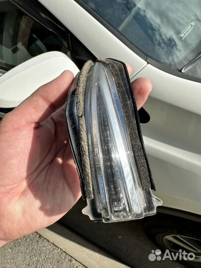 Указатель поворота toyota rav 4 (XA40)