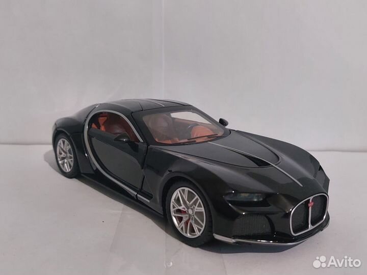 1:24 модель Bugatti Atlantic