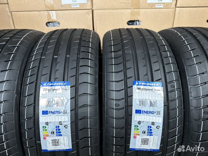 Triangle EffeXSport TH202 215/35 R19 97W