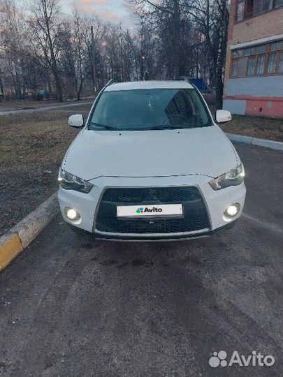 Mitsubishi Outlander, 2011