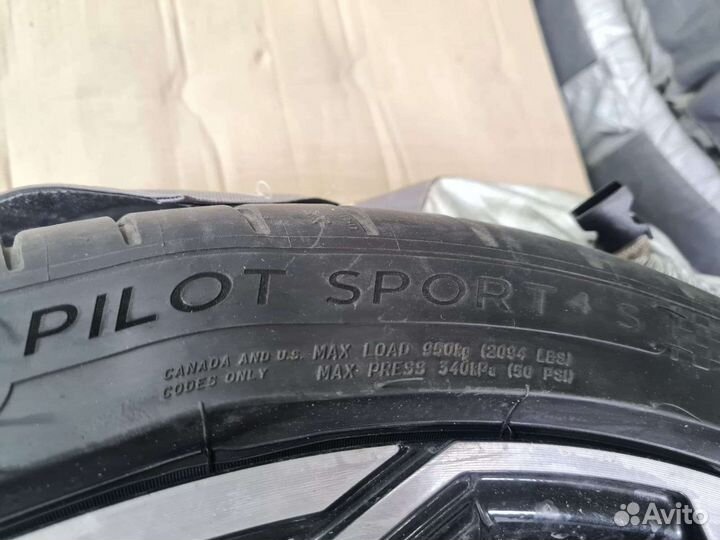 Michelin Pilot Sport 4 S 285/35 R22 106Y