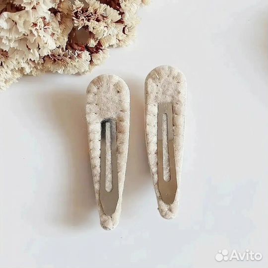 Заколка с вышивкой