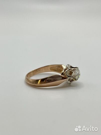 Золотое кольцо с бриллиантом 0,69 карат