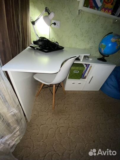 Письменный стол угловой