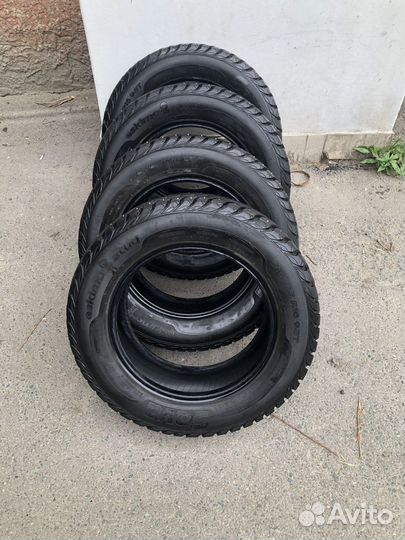 Sava Eskimo Stud 215/65 R16 98