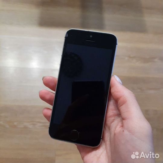 Телефон iPhone se