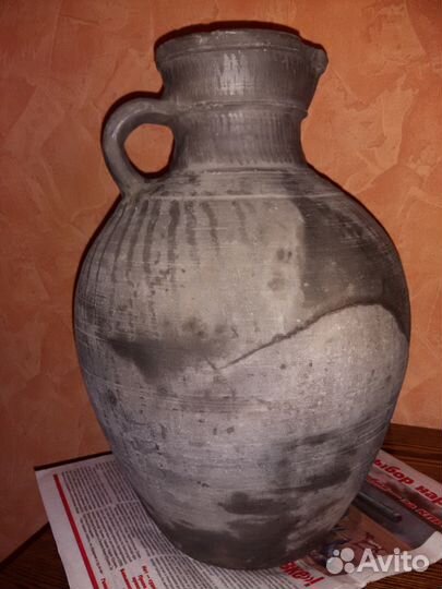 Глиняный кувшин большой