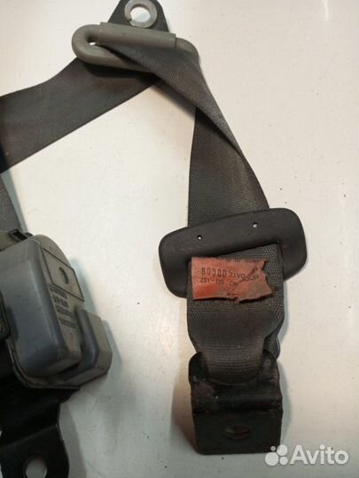 Ремень безопасности задний левый Kia Clarus седан