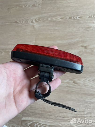 Светящийся катафот на велописипед