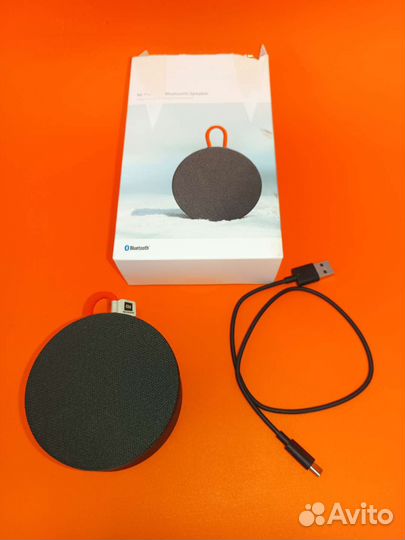 Колонка Xiaomi Mi Portable Bluetooth Speaker Mini