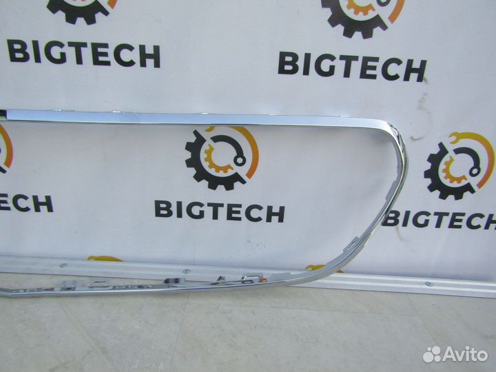 Молдинг решетки радиатора Mercedes A2138850200