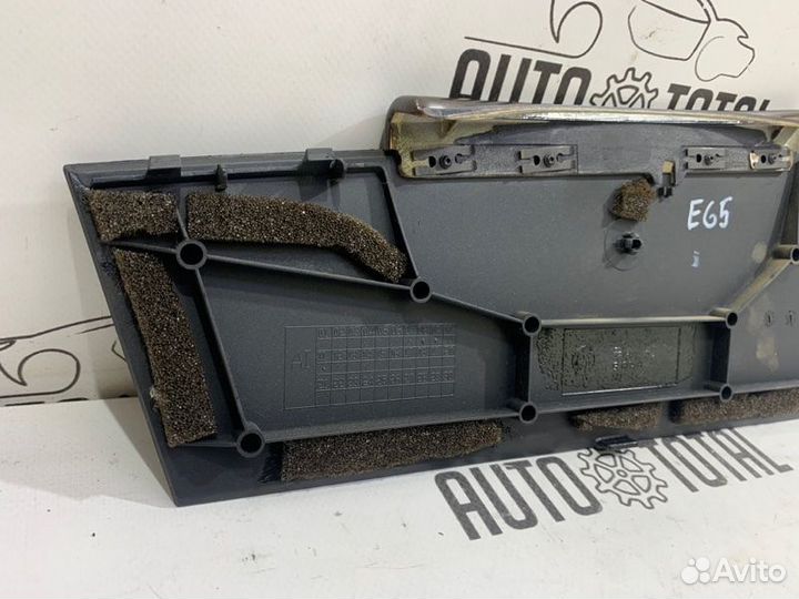 Накладка торпедо Bmw 745 E65 N62B44 2004