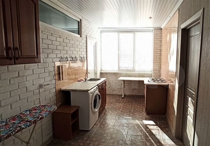 Комната 20 м² в 6-к., 2/2 эт.