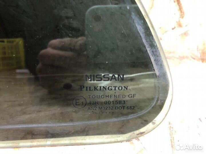 Форточка двери задней левой Nissan Almera N16