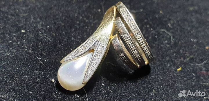 Золотое кольцо 585пр.с жемчужиной и бриллиантами