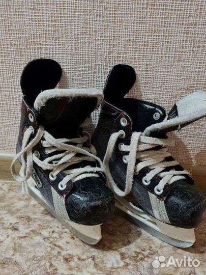 Коньки хоккейные детские Bauer vapor x300 11 р