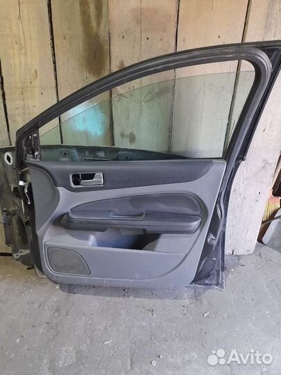 Форд Фокус 2+дверь перед правая в сборе