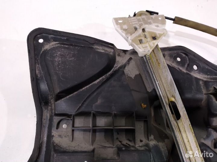 Стеклоподъемник передний правый Mazda 3 BL