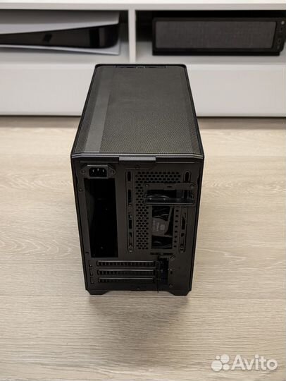 Корпус Cooler Master NR200