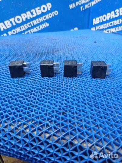 Реле Mercedes-Benz W169 хэтчбек M266 E17 2005